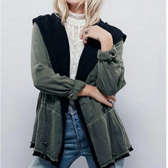 💚 Free People Slouchy Utility Jacket. Army Green w/ Black Accents & hood. XS 💚 - Picture 6 of 15